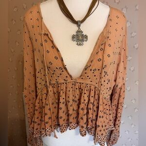 O'Neill Peach Crop Top with Black Print Large Boho Chic Paisley